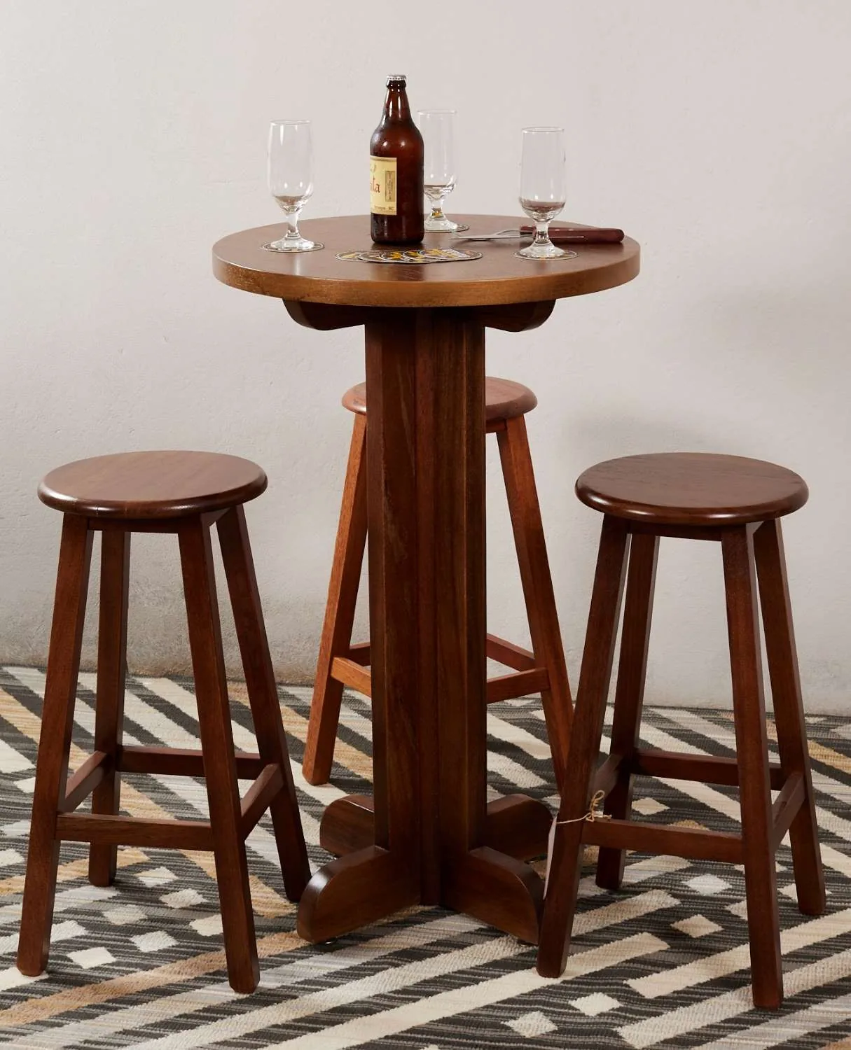 Taburete alto de madera sin respaldo Noble